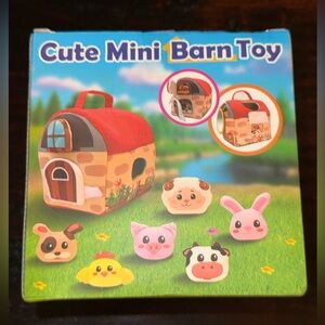 NIB Soft Mini Barn & Animals Baby Toy 6-12 Months